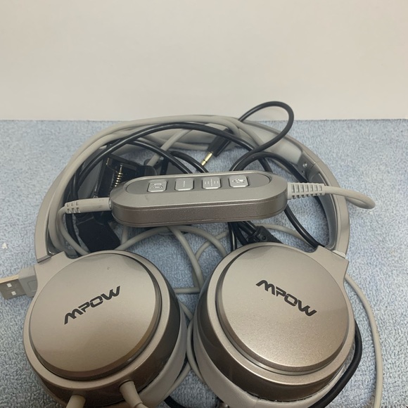MPOW wired Headset with microphone. Brand New Never Used - Picture 2 of 4